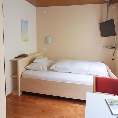 Hotel Garni Brigitte Burserberg Bagian luar foto