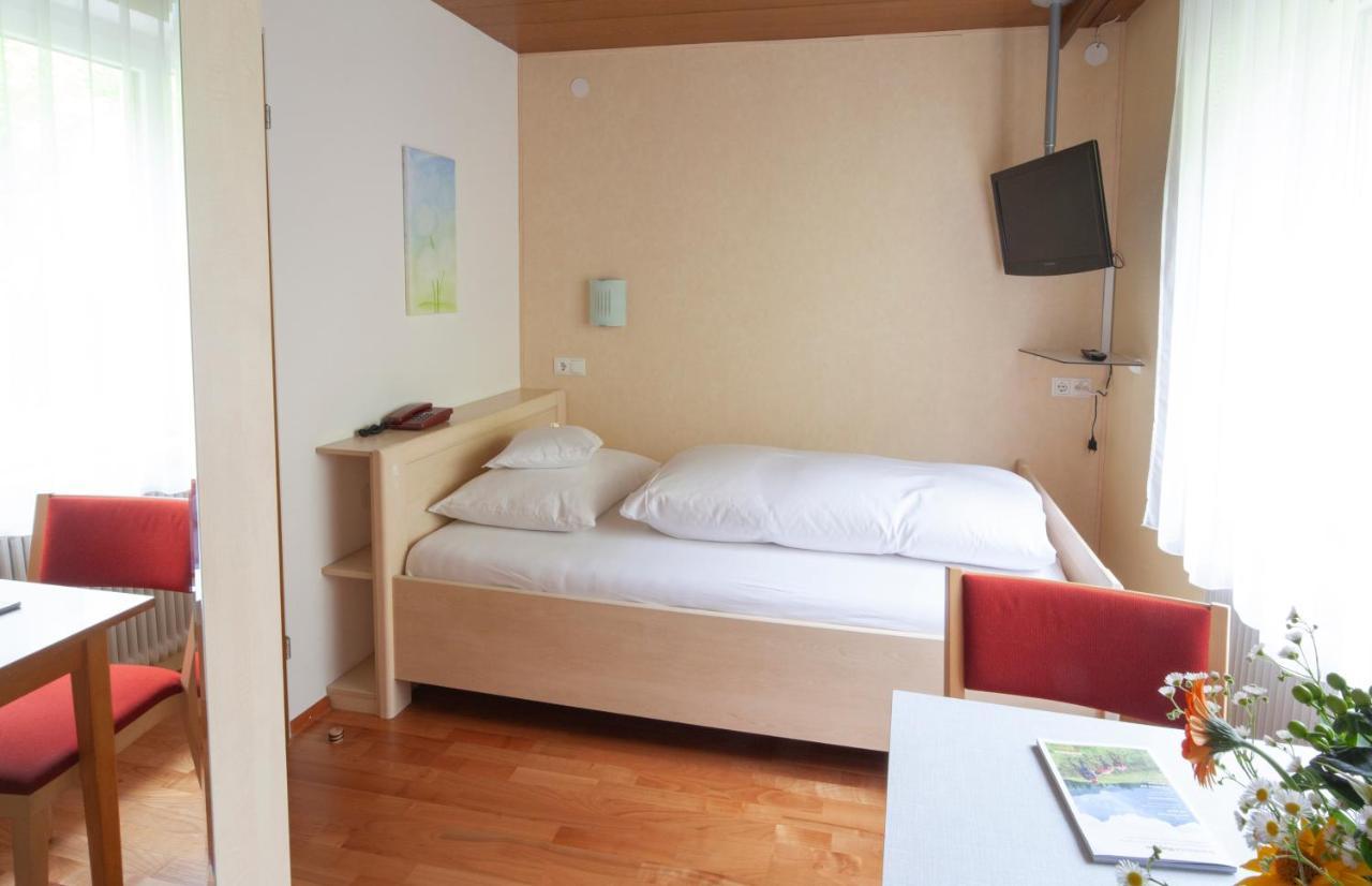 Hotel Garni Brigitte Burserberg Bagian luar foto