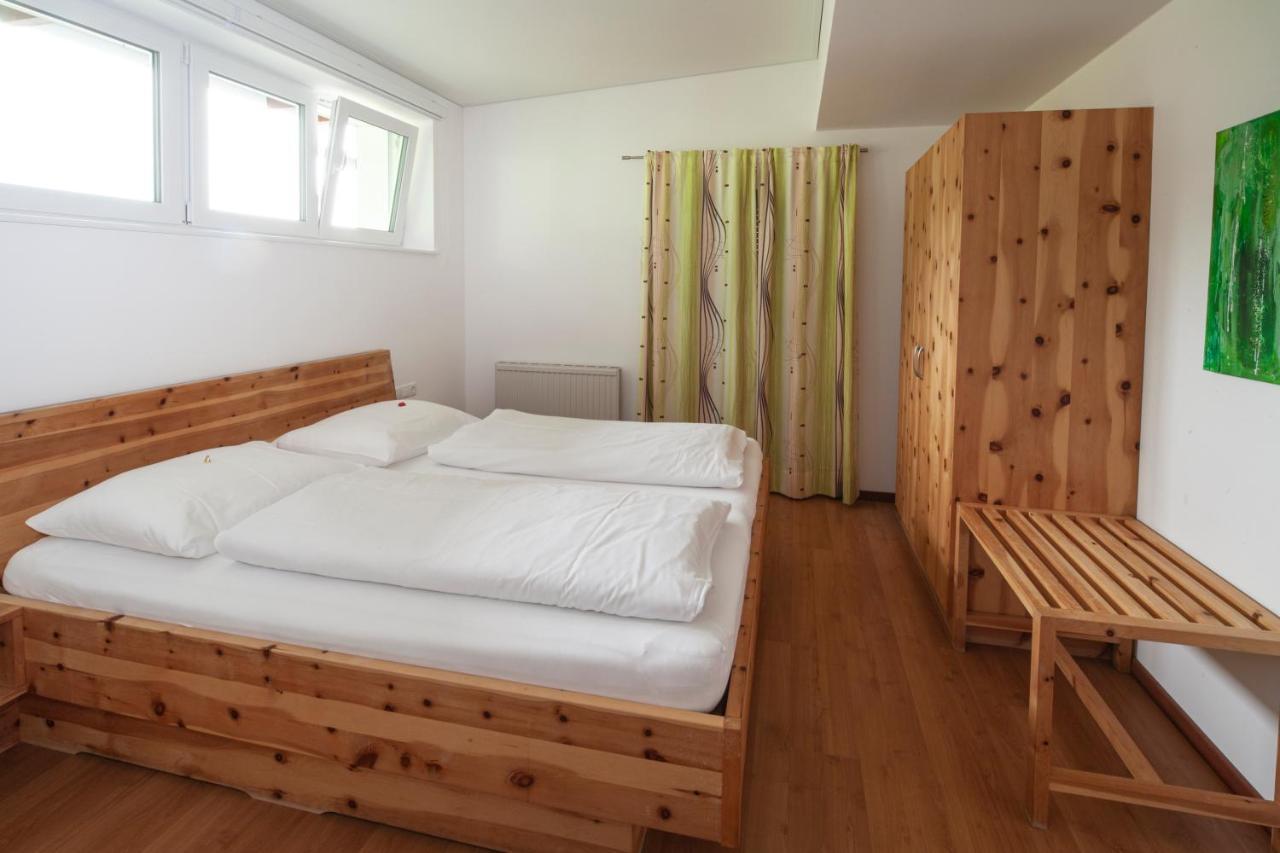 Hotel Garni Brigitte Burserberg Bagian luar foto