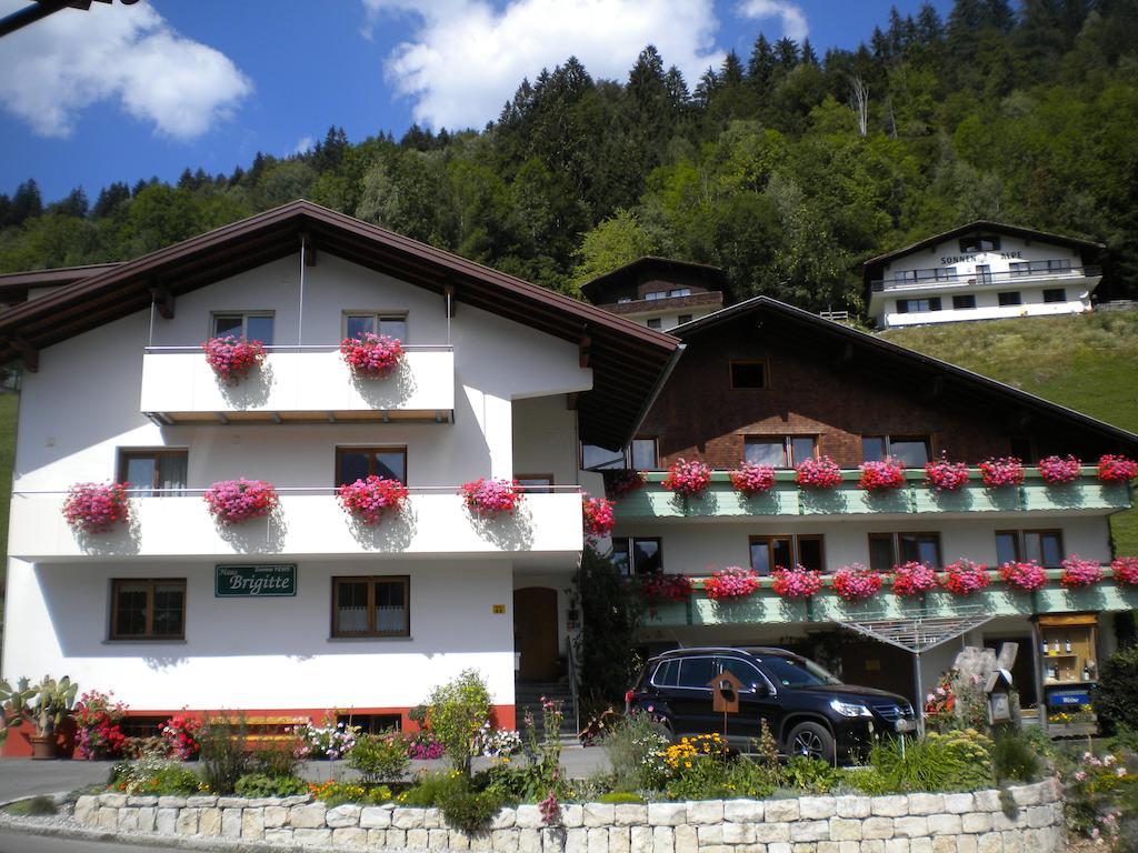 Hotel Garni Brigitte Burserberg Bagian luar foto