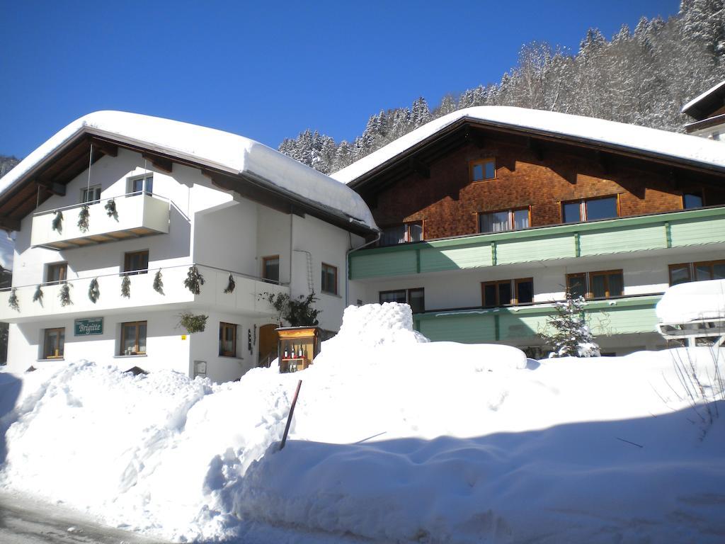 Hotel Garni Brigitte Burserberg Bagian luar foto