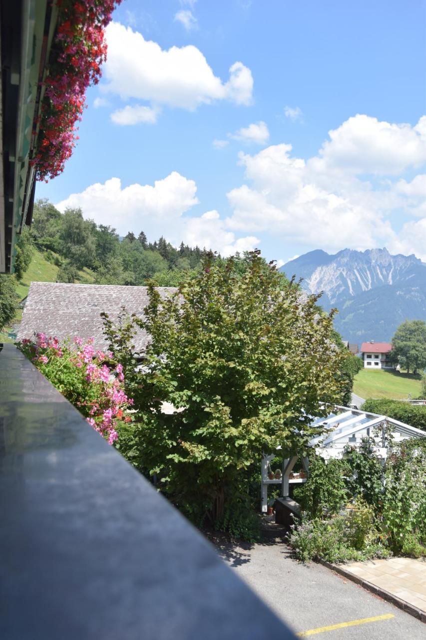 Hotel Garni Brigitte Burserberg Bagian luar foto