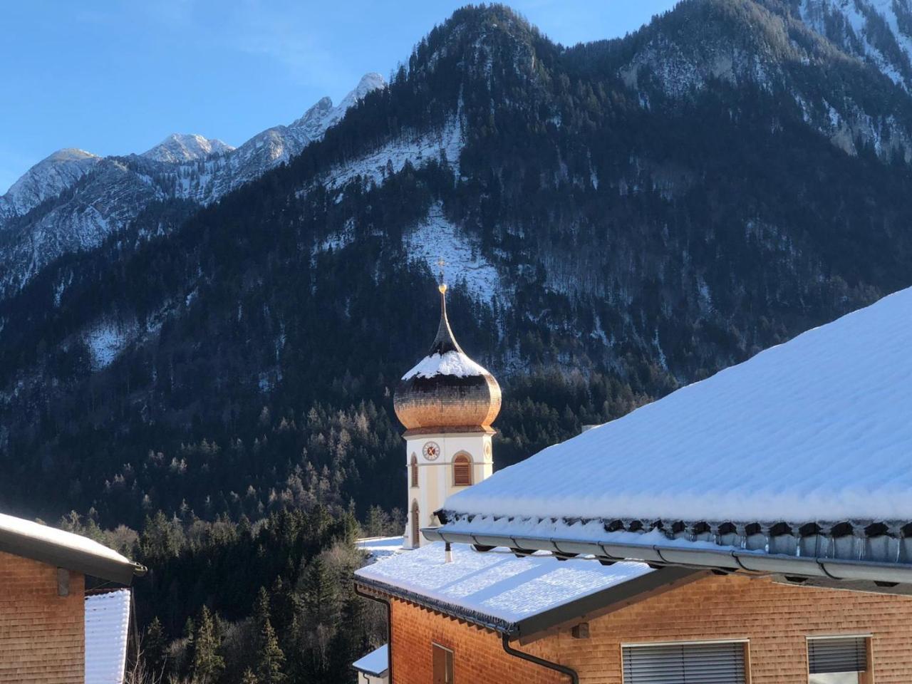Hotel Garni Brigitte Burserberg Bagian luar foto