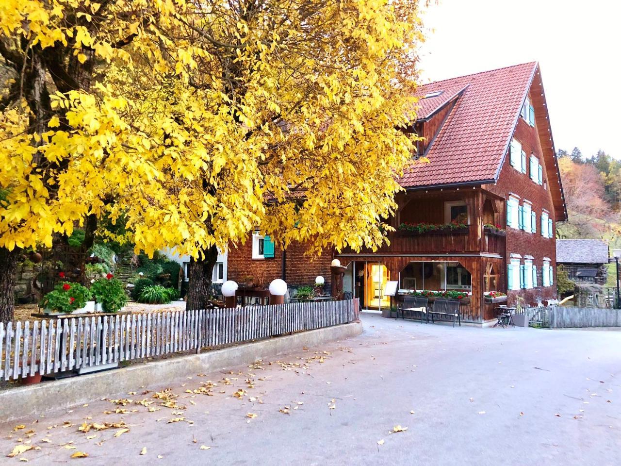 Hotel Garni Brigitte Burserberg Bagian luar foto