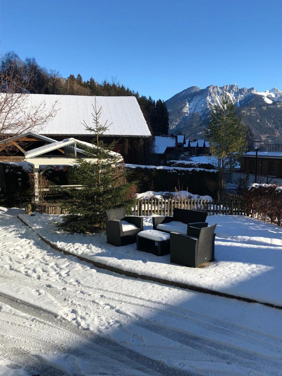 Hotel Garni Brigitte Burserberg Bagian luar foto