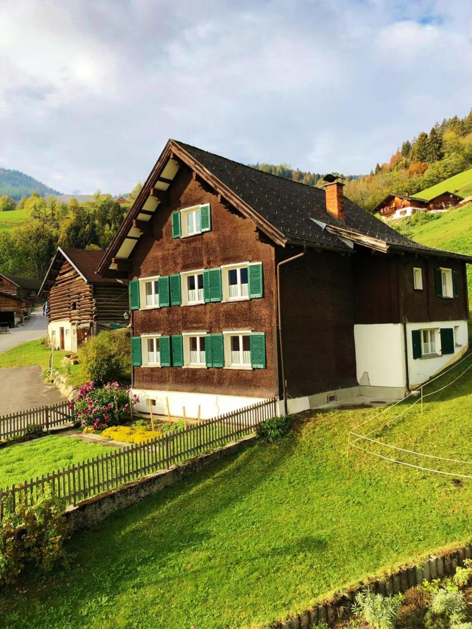 Hotel Garni Brigitte Burserberg Bagian luar foto
