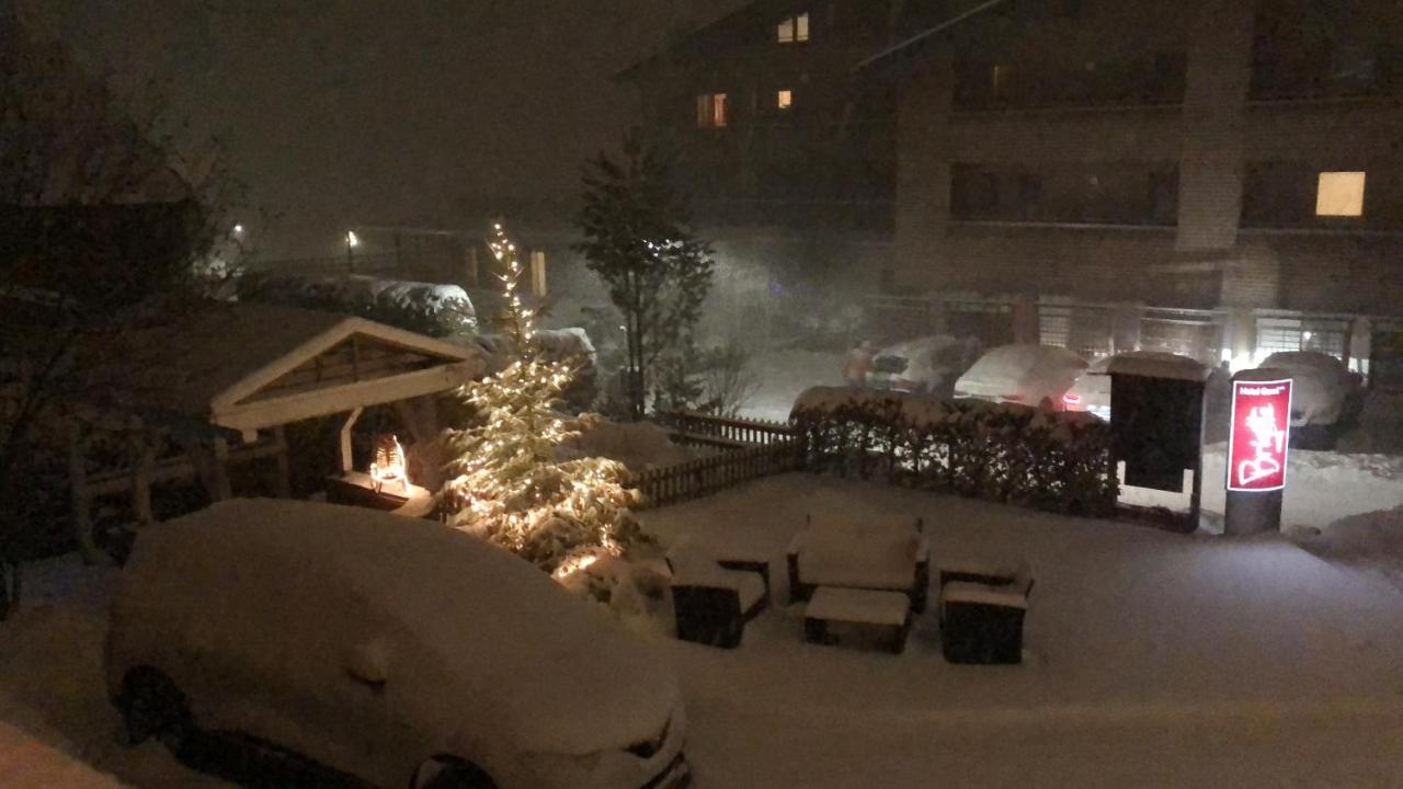 Hotel Garni Brigitte Burserberg Bagian luar foto